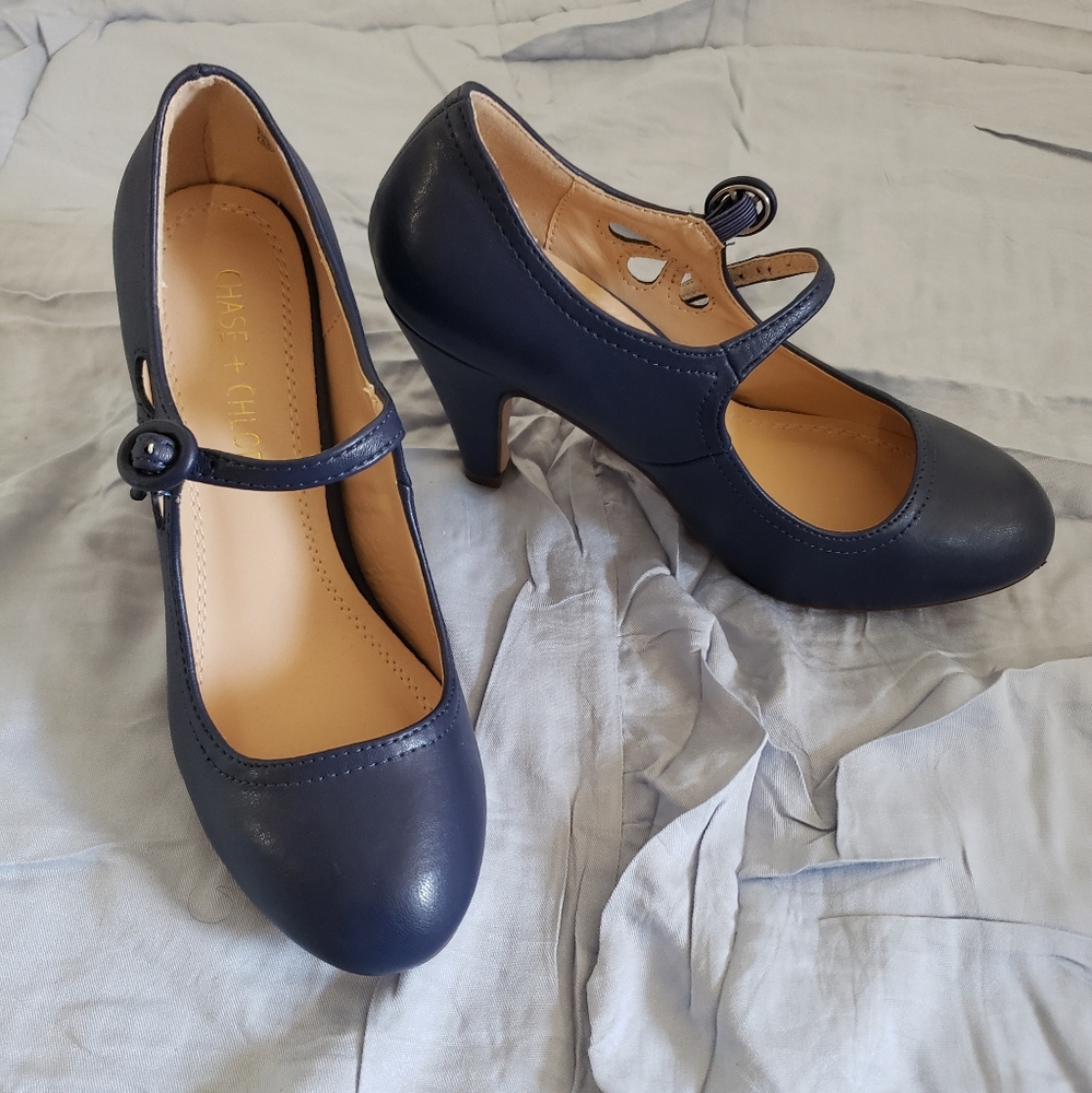 Navy blue pump heels